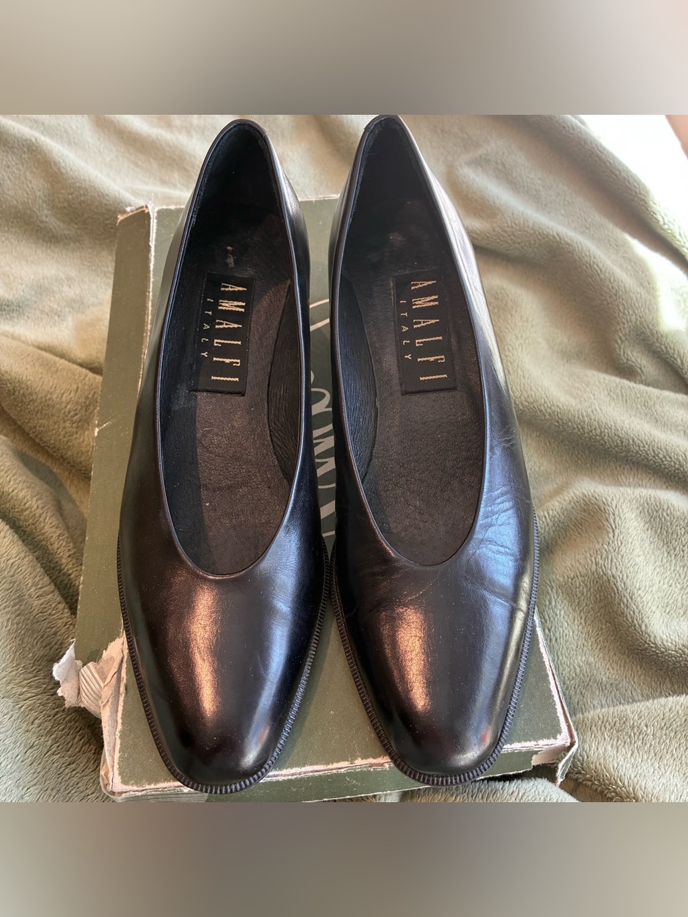 Vintage Amalfi Italy Black Leather Pumps 7 AAAA – Original Box – Like New